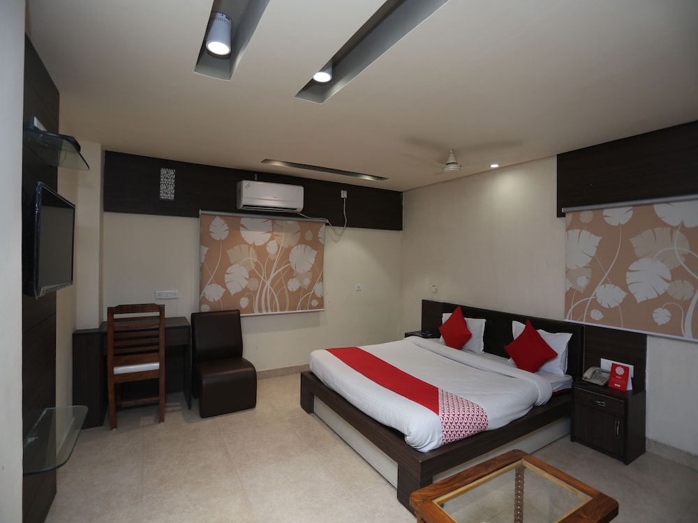 OYO 27725 Hotel Crown Plaza — hotel in Dhanbad