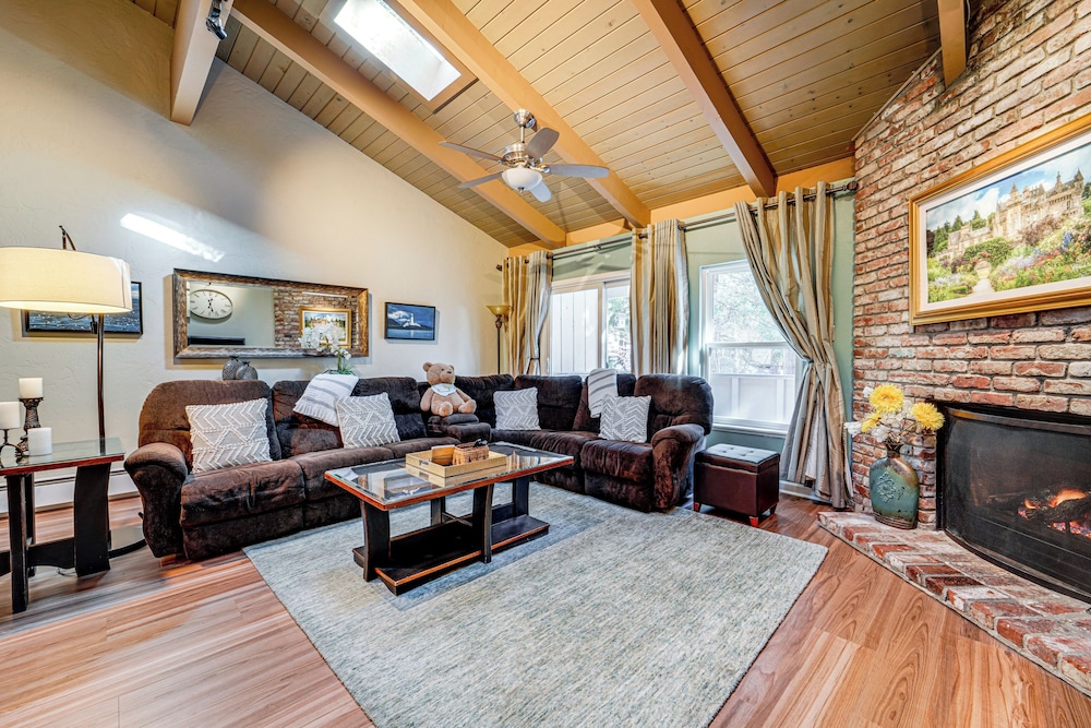 1 Mi To Diamond Peak Ski Resort Condo with Pool - photo 4
