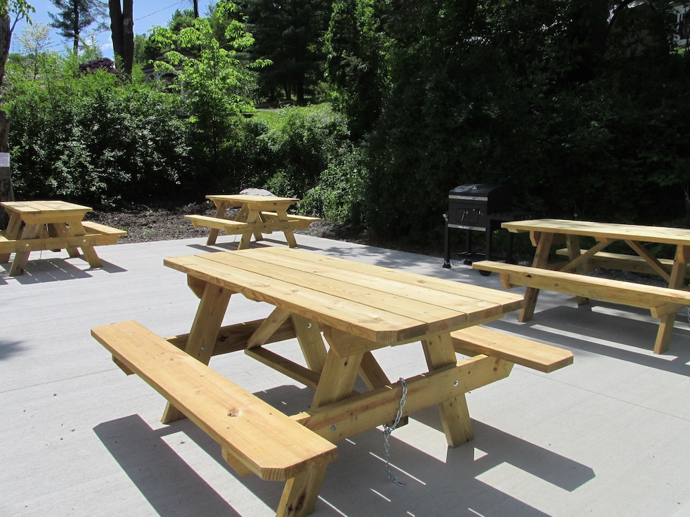 Crystal Springs Inn and Suites - photo 25