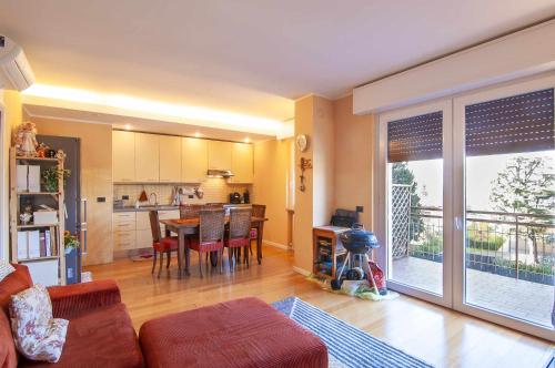 Dimora Gu terrazza vista lago 100m da spiaggia — 4-Star Luxury Hotel in Bardolino, Italy