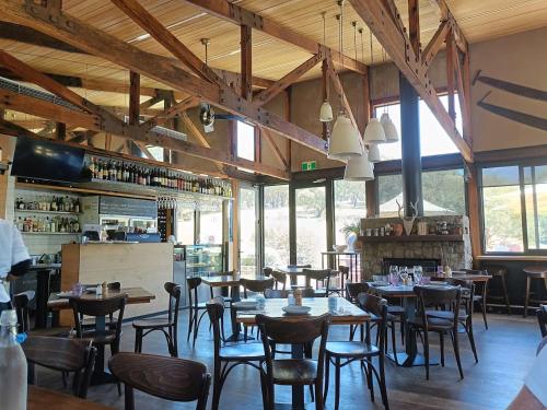 Monument Chalet in Crakenback Resort - last minute hotel in Unknown City