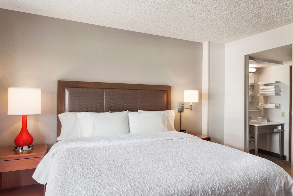Hampton Inn & Suites Denver Cherry Creek - photo 12