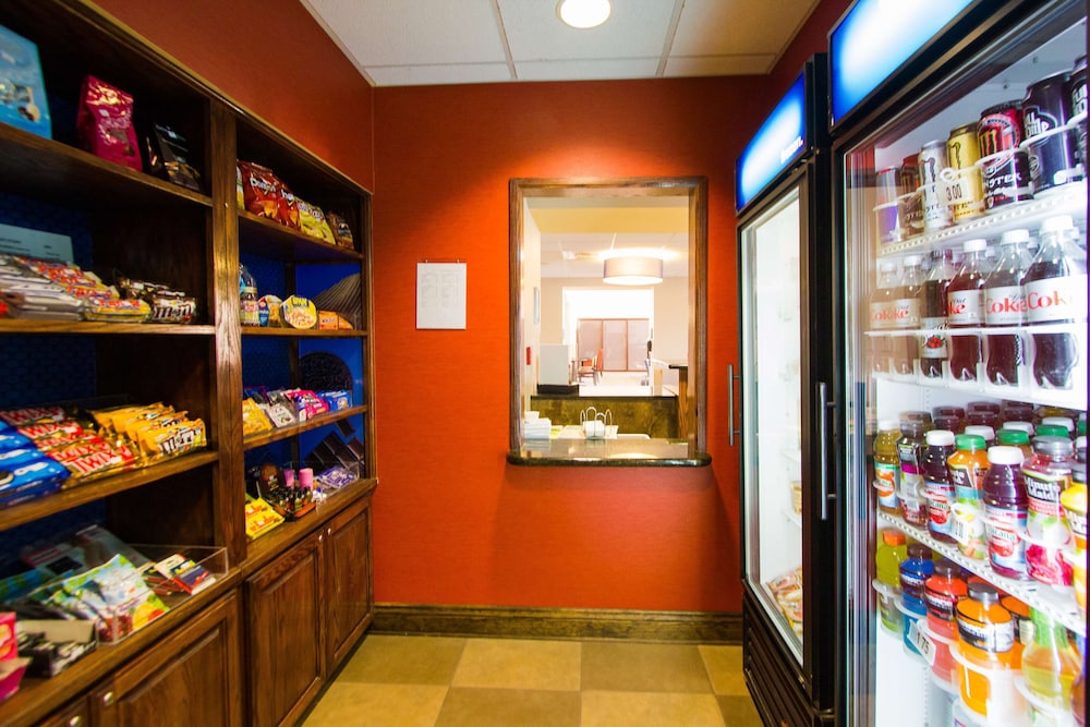 Hampton Inn & Suites Natchez - photo 30