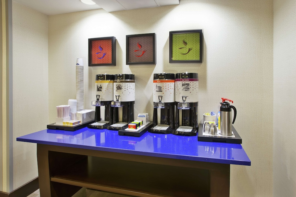 Hampton Inn & Suites Elyria - photo 25