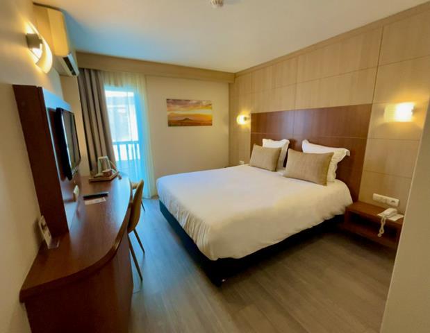 Hôtel le Kennedy Clermont Ferrand The Originals Relais in Clermont-Ferrand, France