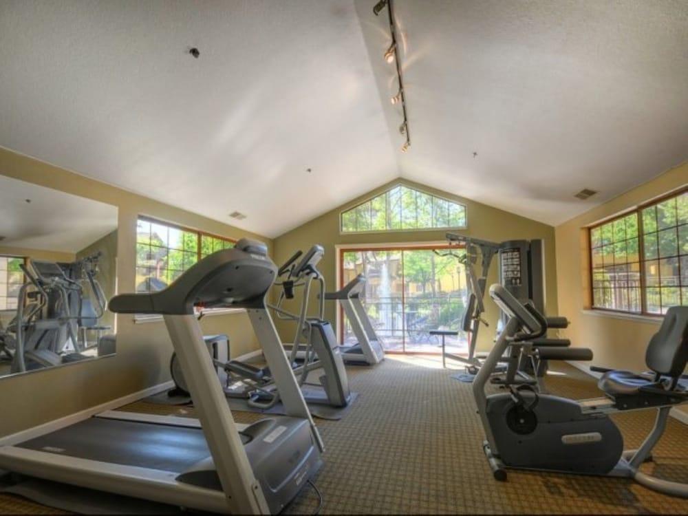 Global Luxury Suites near Canyon Lakes - photo 11