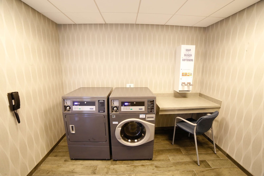 Hampton Inn & Suites Forest City - photo 27