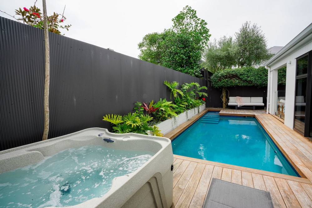 The Mount Retreat by Aotearoa Escapes — hotel near Tauranga Airport