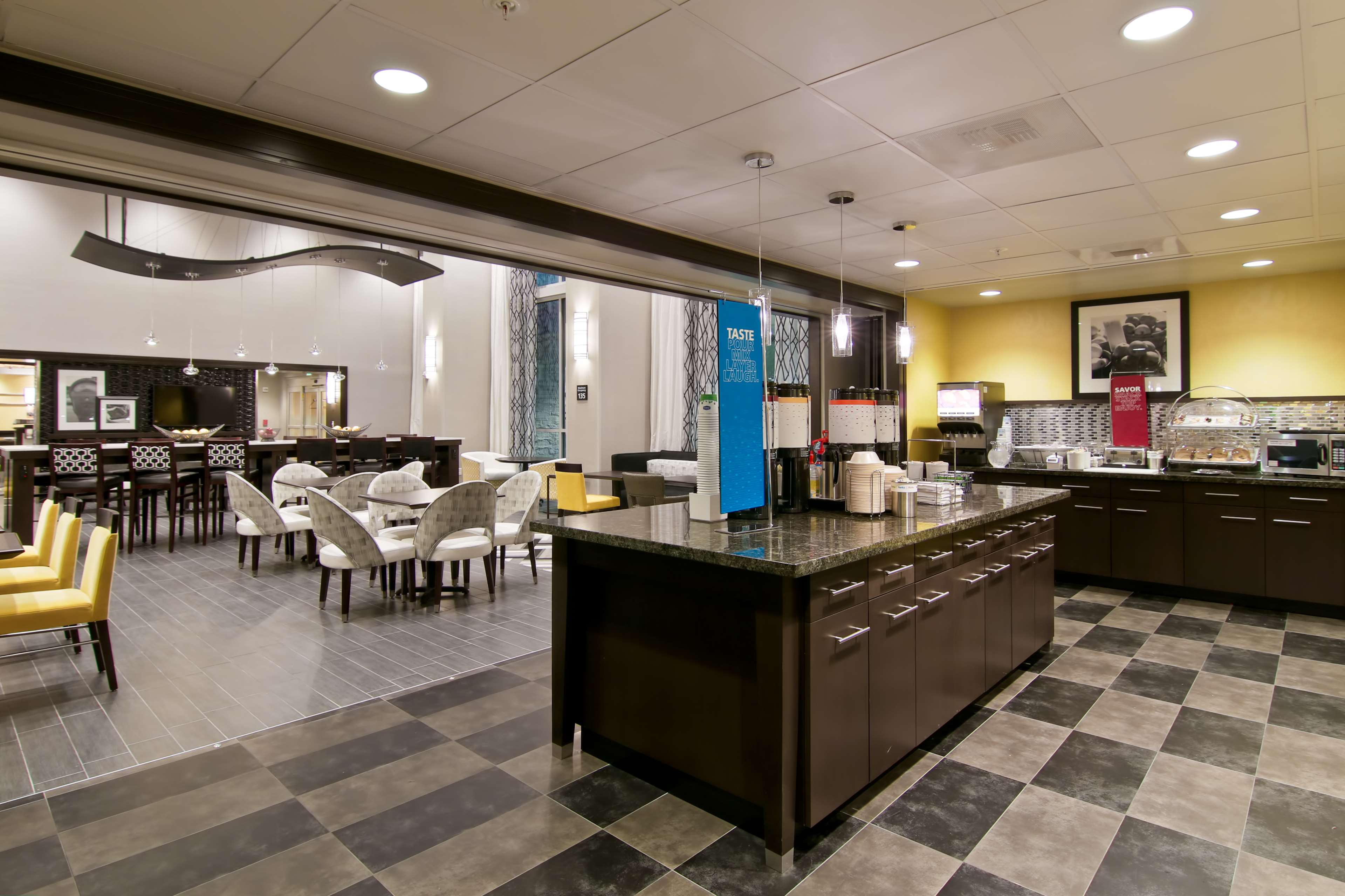 Hampton Inn & Suites Bellevue Downtown Seattle - photo 14