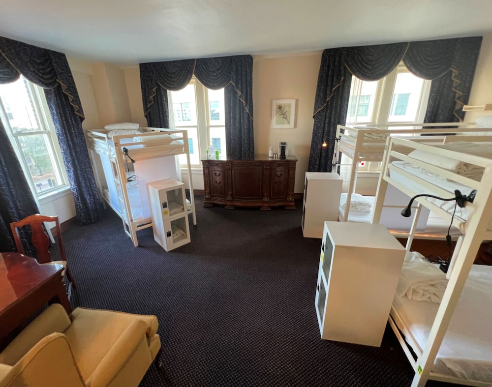 Bposhtels Tampa - photo 20