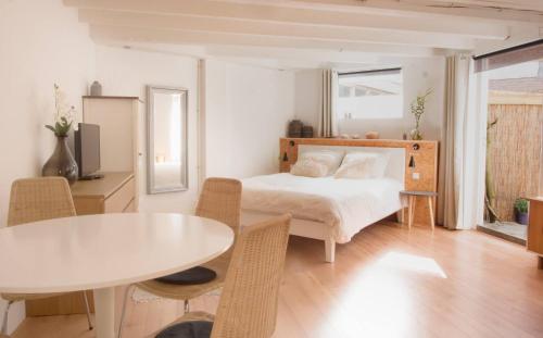 Beach House Sea La Vie 50 meters from the beach — 4-Star Luxury Hotel in Zandvoort, Netherlands