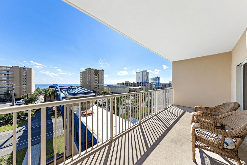 Crystal Tower Comfort Condos by Hosteeva - photo 62