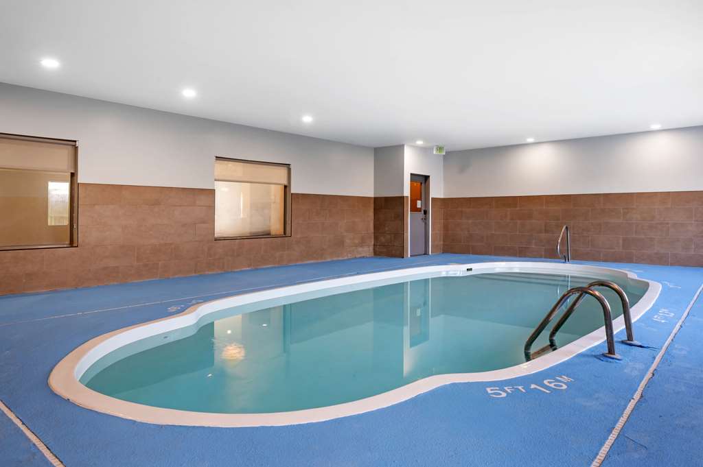 Comfort Inn Kendallville IN - photo 24