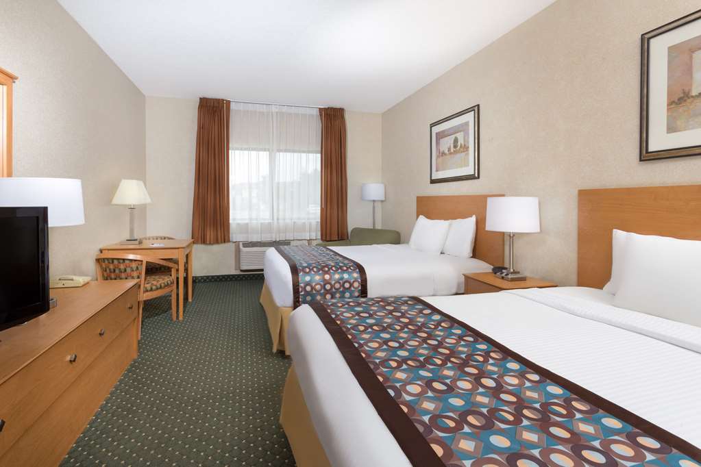 Baymont by Wyndham Waterloo - photo 17