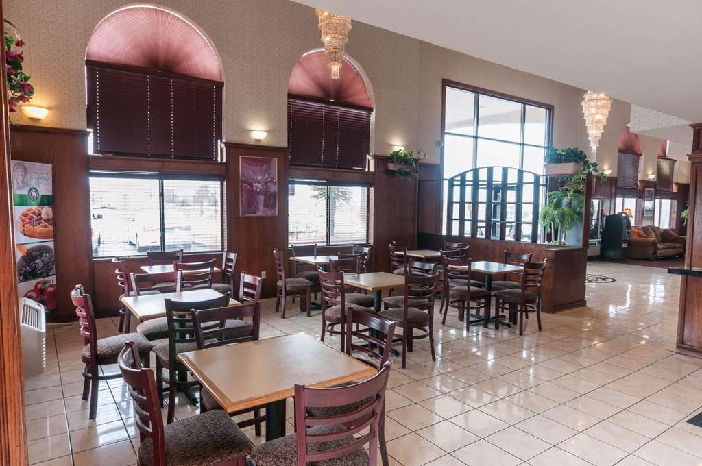 Quality Suites Albuquerque Airport - photo 48