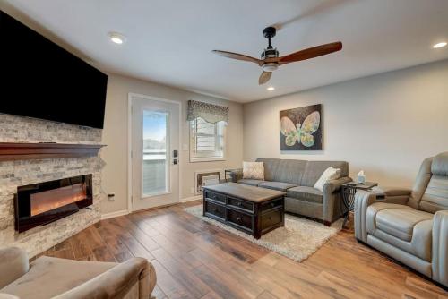 Dells Lakefront Escape Couples or Families — 4-Star Luxury Hotel in Wisconsin Dells, United States