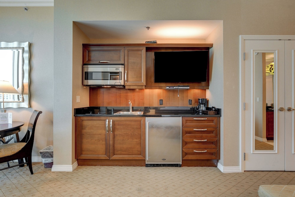 Las Vegas Suites at The Signature - photo 12