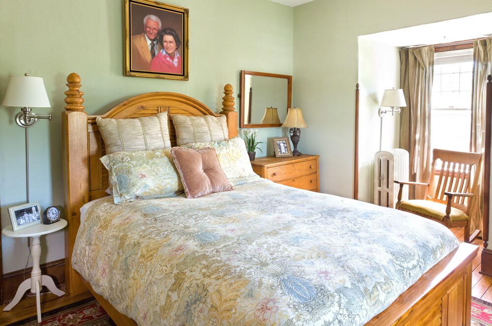 The Reynolds Mansion - photo 18