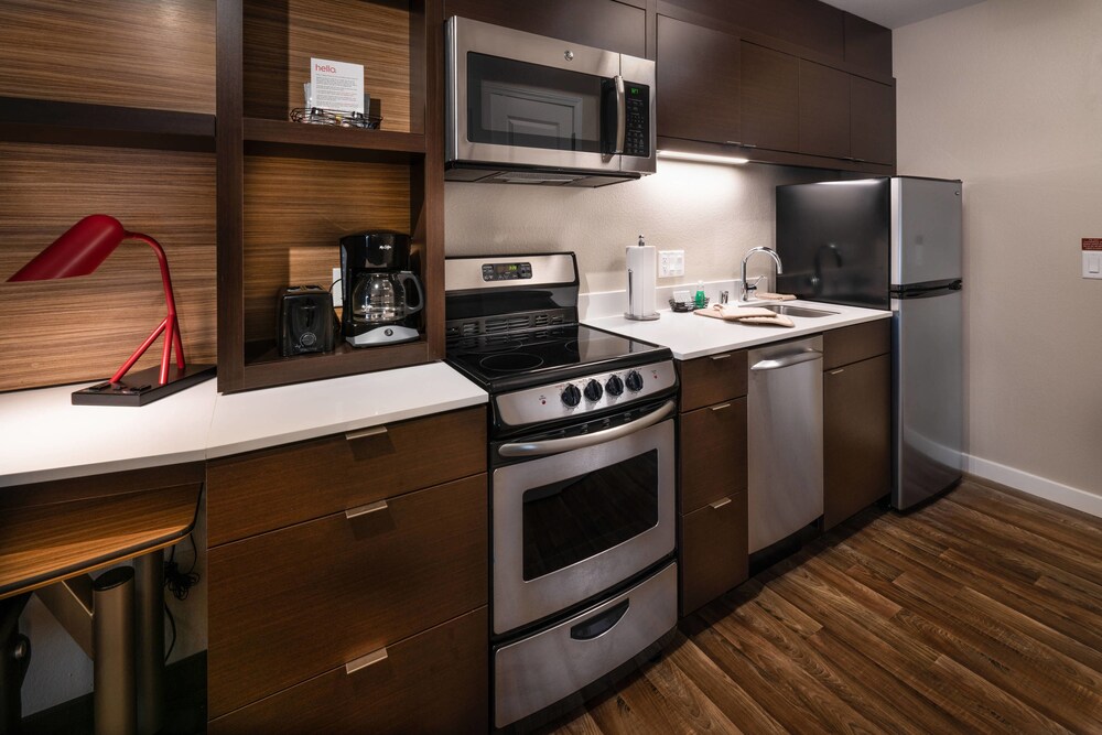 TownePlace Suites by Marriott Milwaukee Oak Creek - photo 18