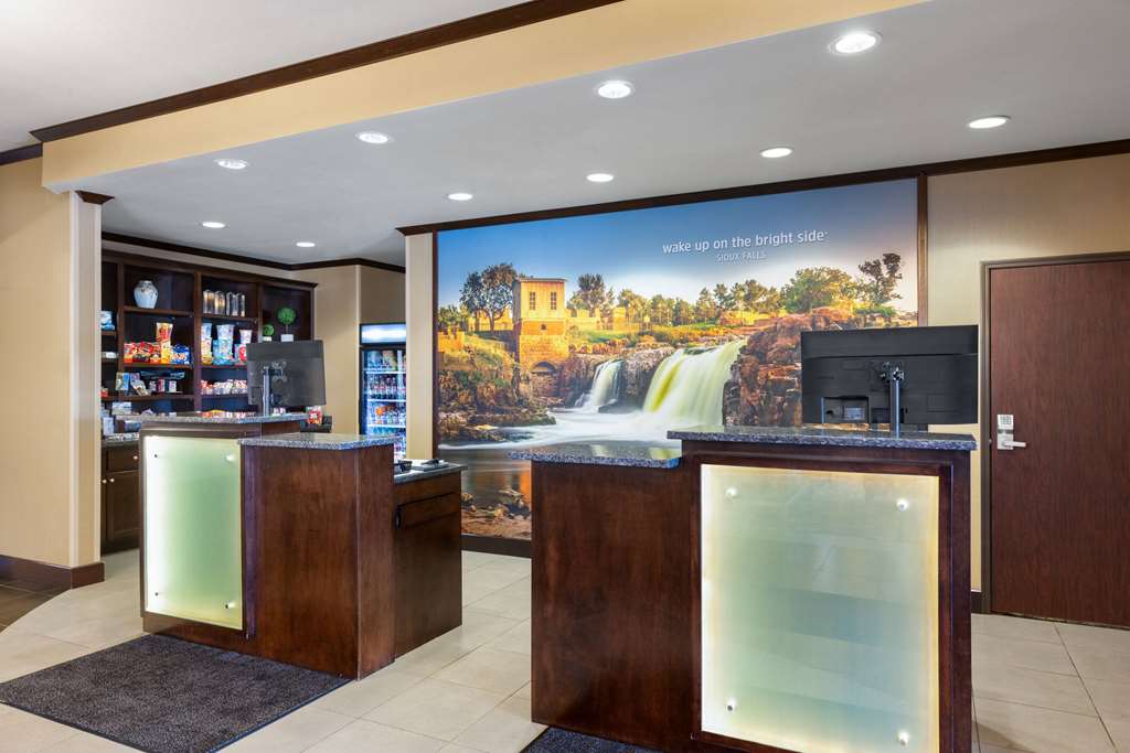 La Quinta Inn & Suites by Wyndham Sioux Falls - photo 6