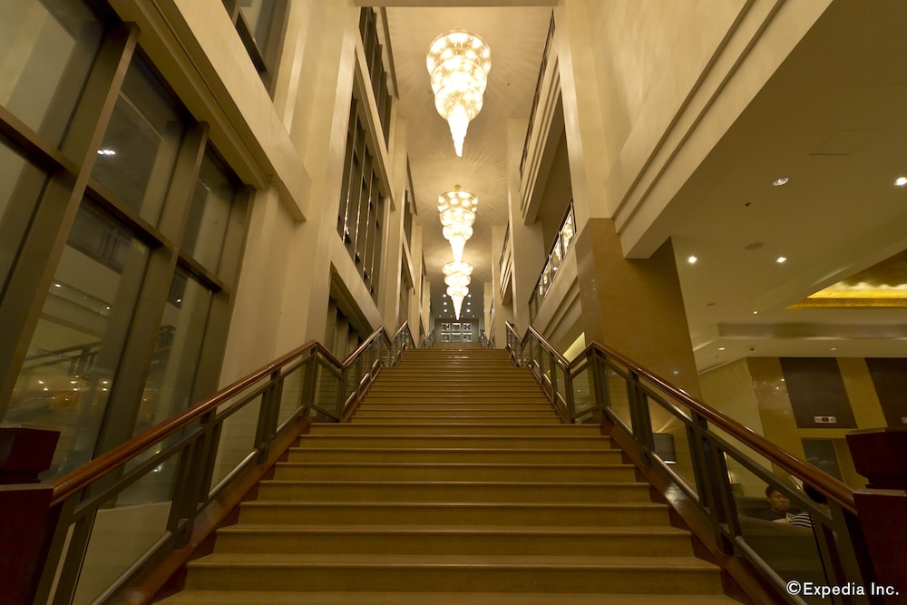 Mandarin Plaza Hotel — Cebu City — photo 2