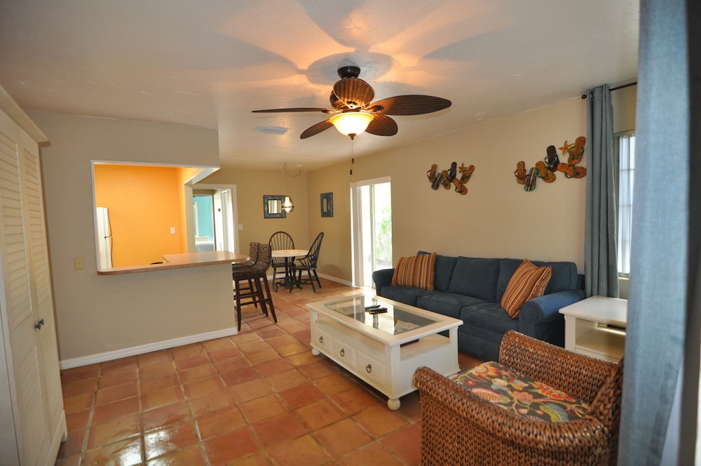 Lido Islander Inn - photo 43