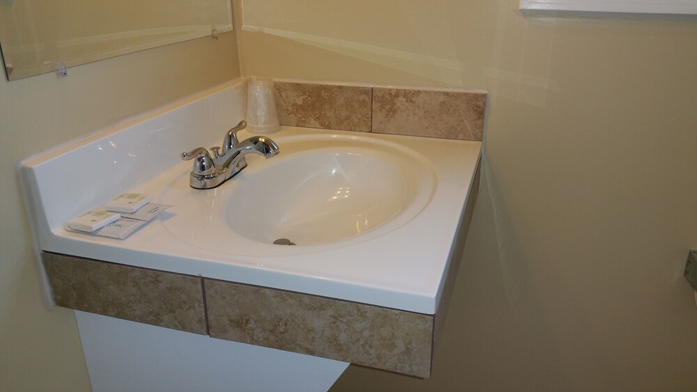 Bend Value Inn - photo 18