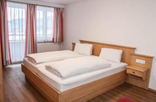 Gasthof Appartement`s Staffnerhof — 4-Star Luxury Hotel in Koessen, Austria