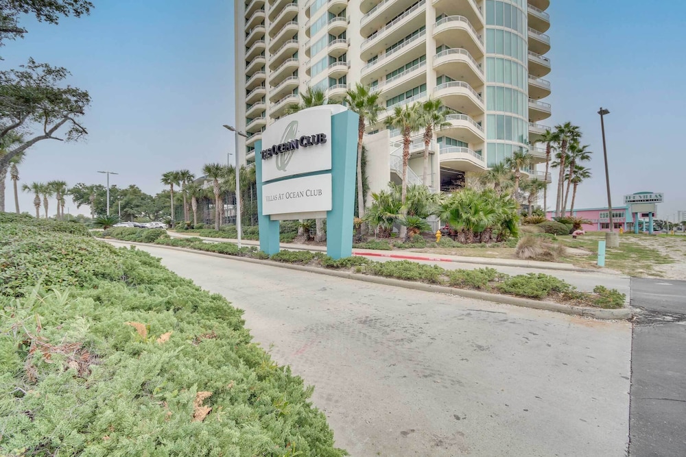 Resort Style Biloxi Condo Walk to the Beach - photo 18