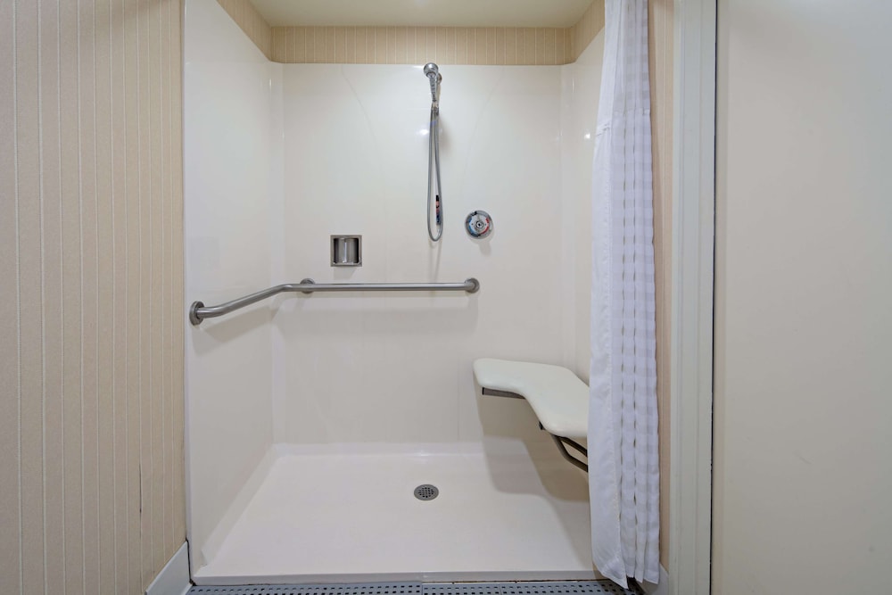 Hilton Concord - photo 17