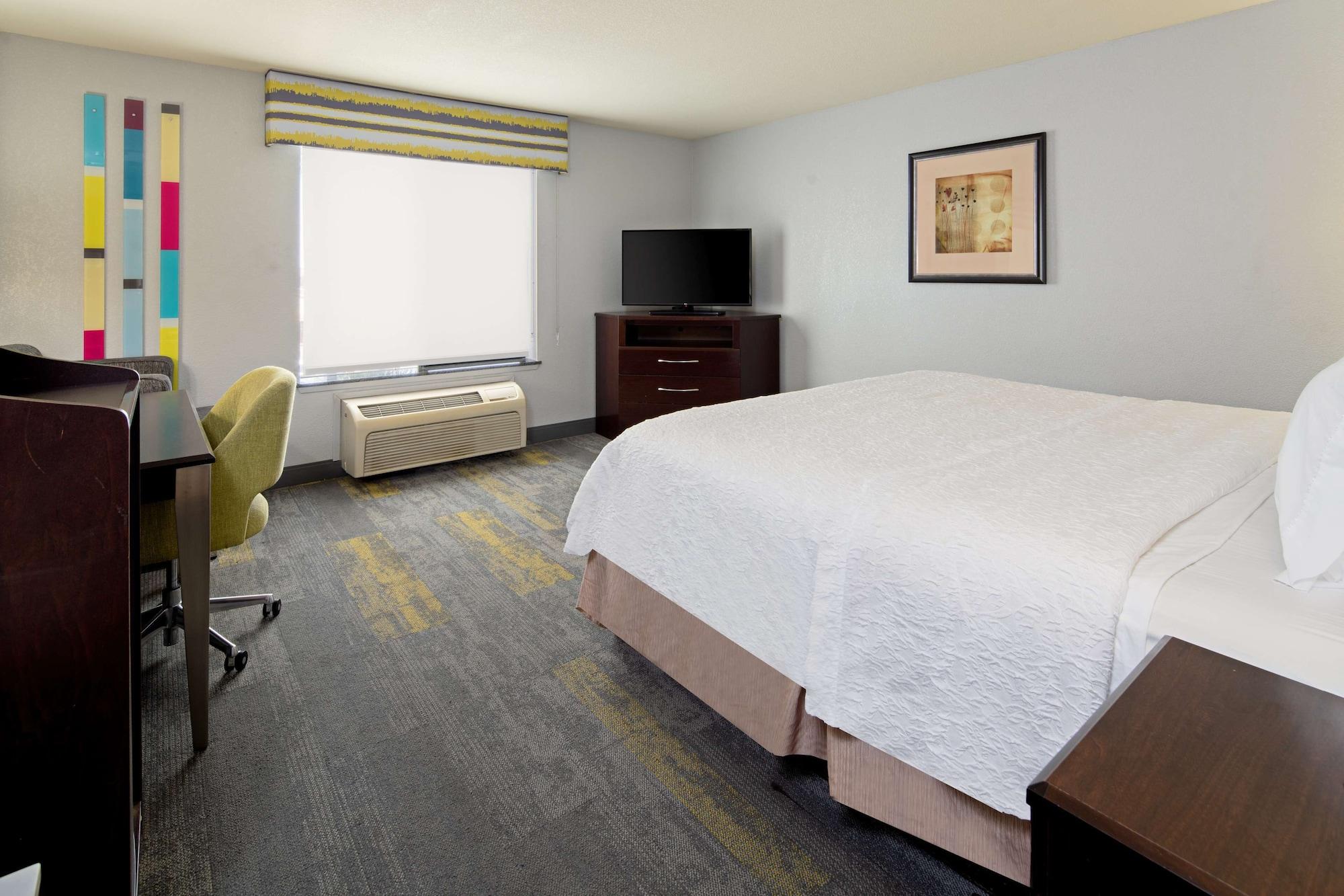 Hampton Inn & Suites Bakersfield Hwy 58 CA - photo 9