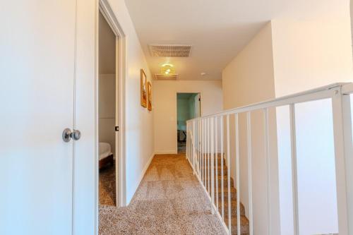 Spacious Lux Estate l 8 mins to Strip