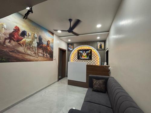 Shri Keshav Bhakt Niwas — hotel in Tuljapur