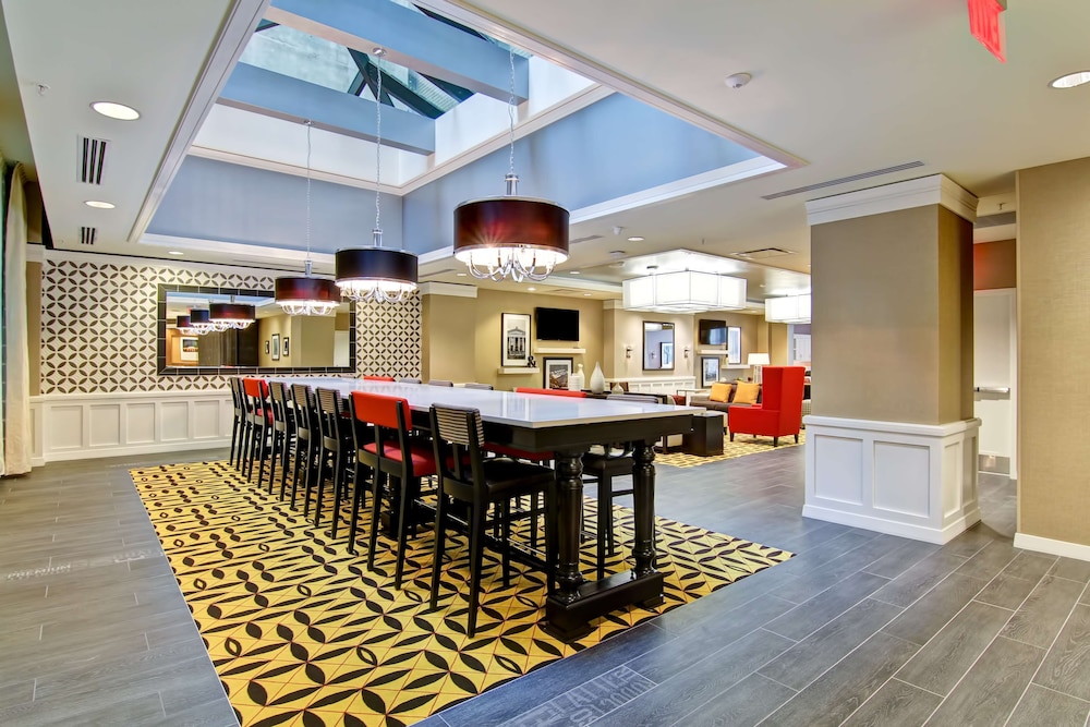 Hampton Inn & Suites Cincinnati Downtown - photo 34