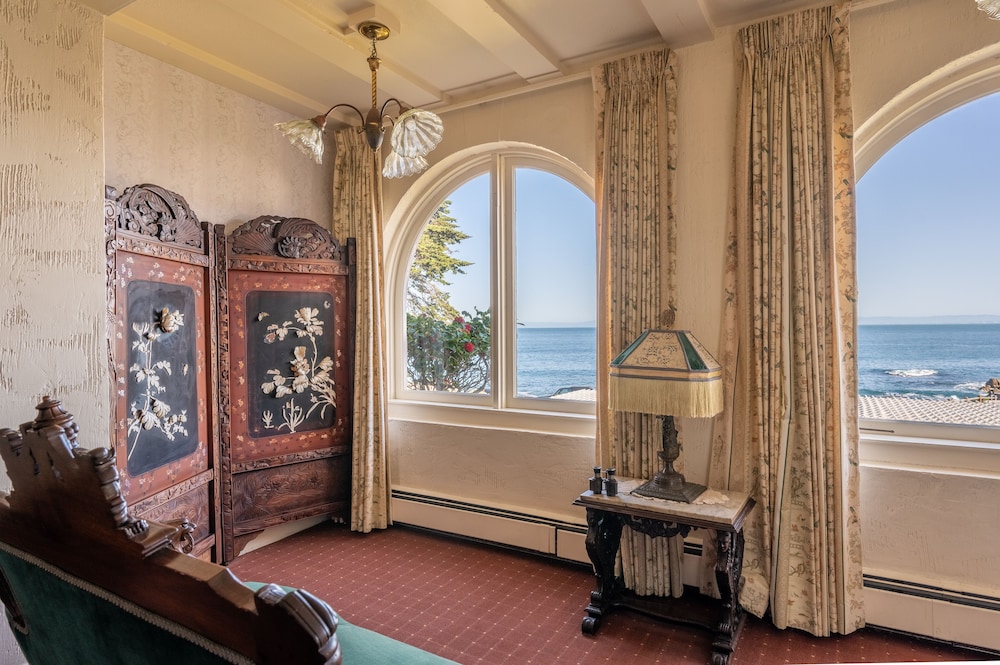 Martine Inn - photo 110