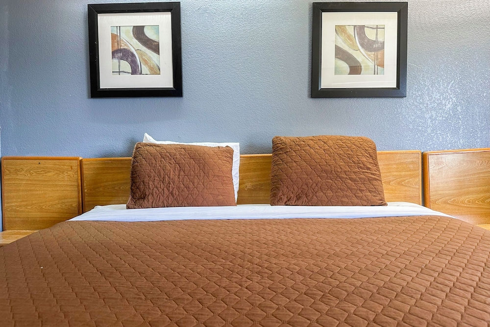 Classic Inn By OYO I 240 Near Memphis Airport - photo 26