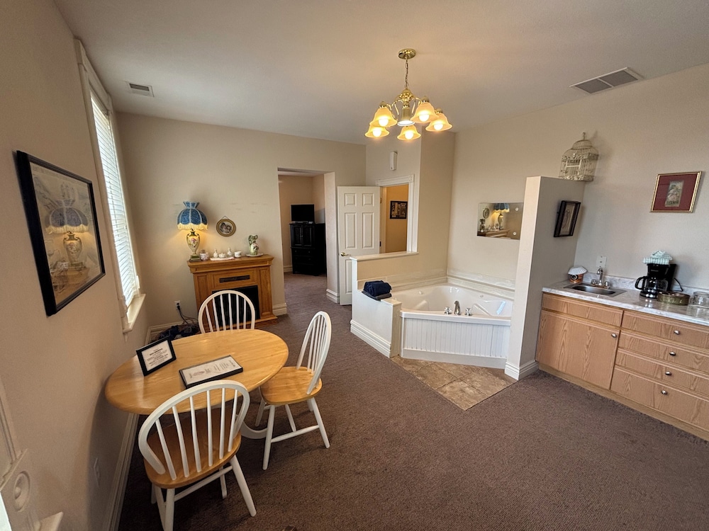 Hermann Crown Suites - photo 59