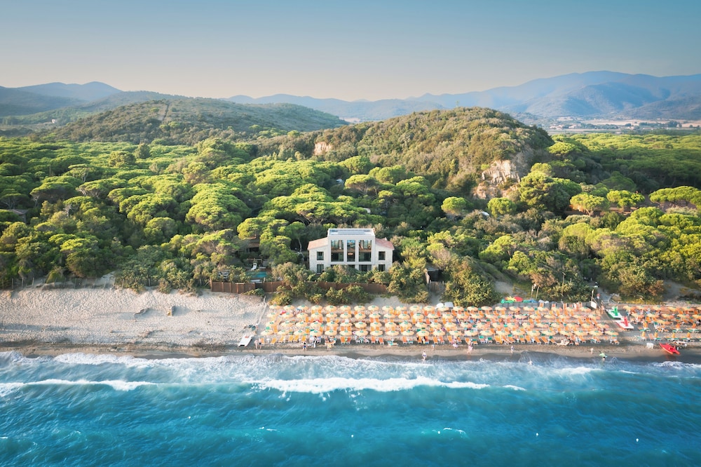 Sunset Villa — 4-Star Luxury Hotel in Castiglione Della Pescaia, Italy