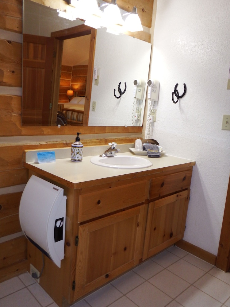 Bad Rock Bed and Breakfast Inn - photo 46