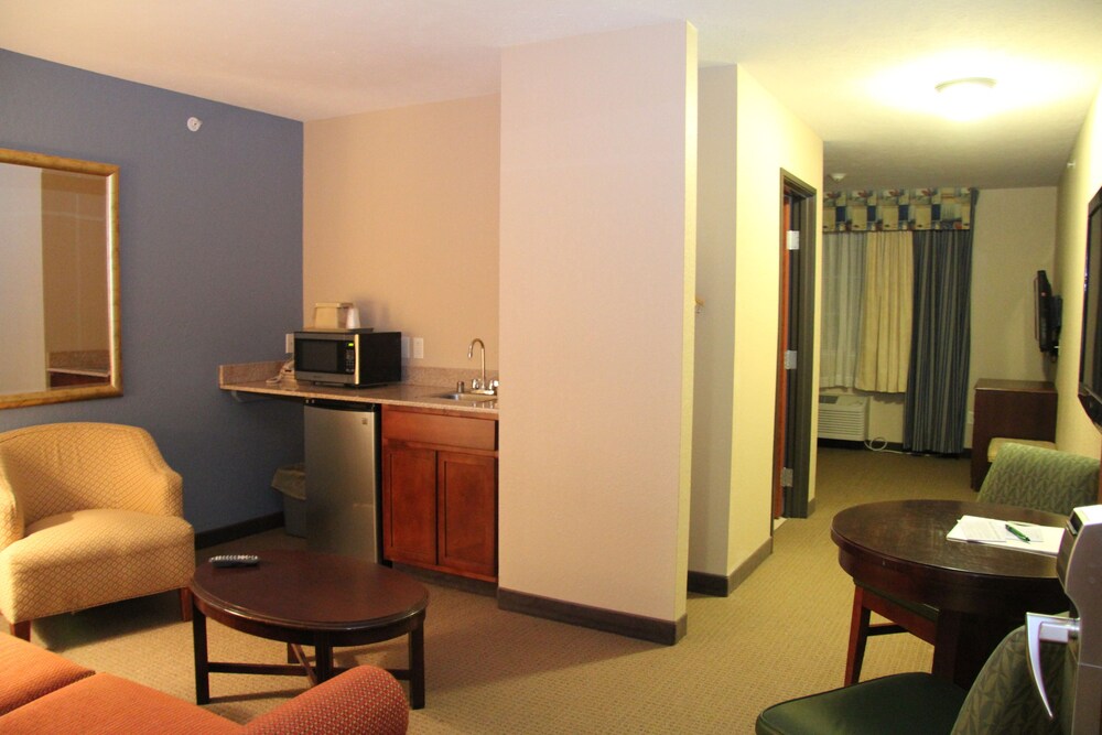 Green Acres Hotel - photo 22