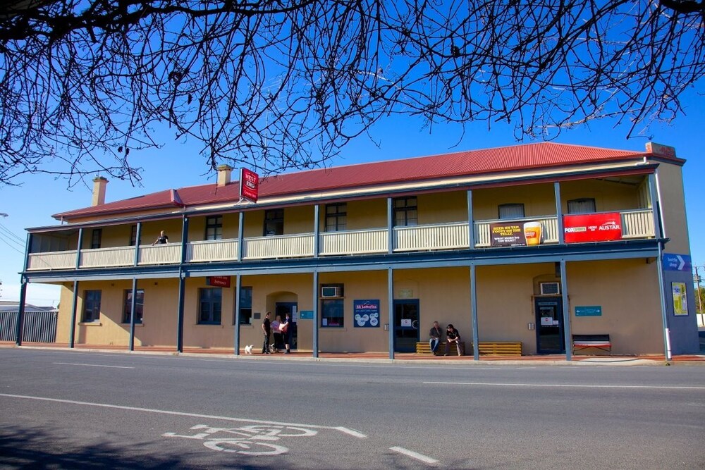 Crown Inn Hotel — hotel in Kingston South East