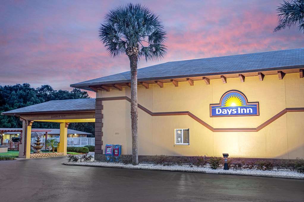 Days Inn by Wyndham Orange City Deland - photo 4