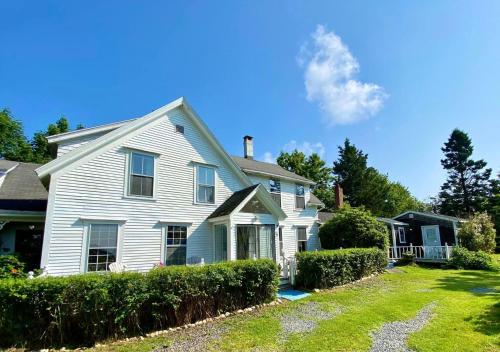 Corea Harbor's Black Duck Inn - photo 7