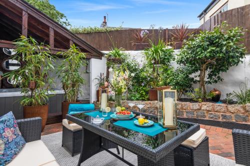 Cramwell Cottage The Ley Arms — 4-Star Luxury Hotel in Exeter, United Kingdom