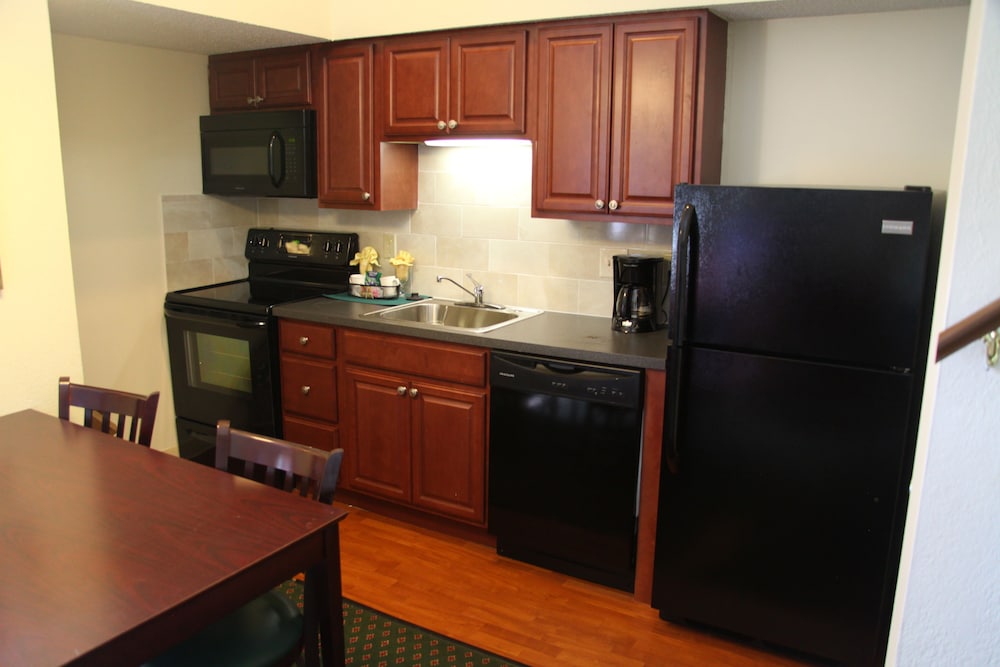 New Haven Village Suites - photo 21