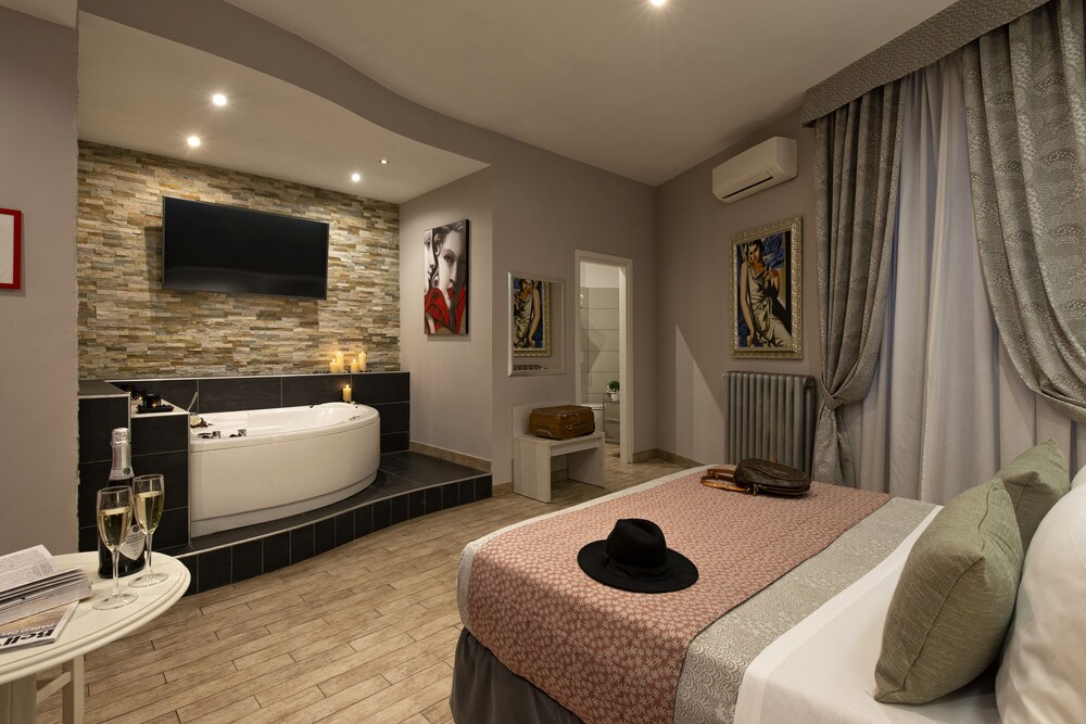 Five Rooms Rome - last minute hotel in Rome