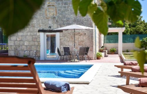 Villa Kamena with private pool — 4-Star Luxury Hotel in Hrvace, Croatia