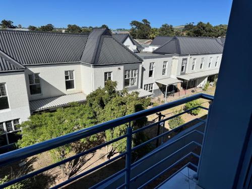 Beautifully furnished loft apartment in central Durbanville