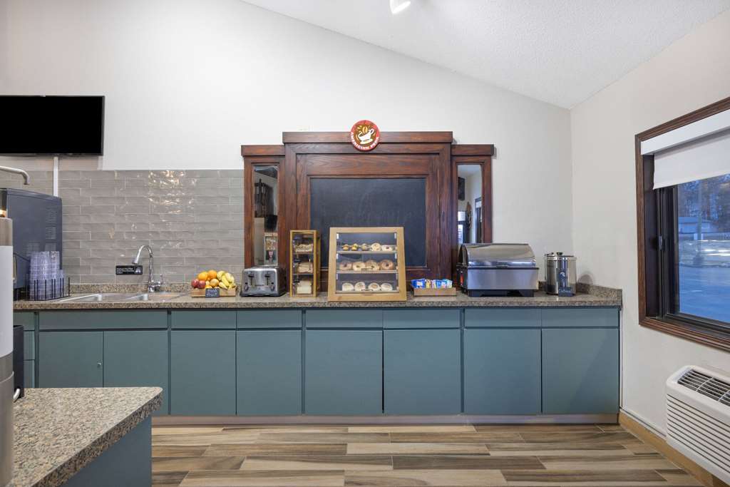 AmericInn by Wyndham Duluth South Black Woods Event Center - photo 45