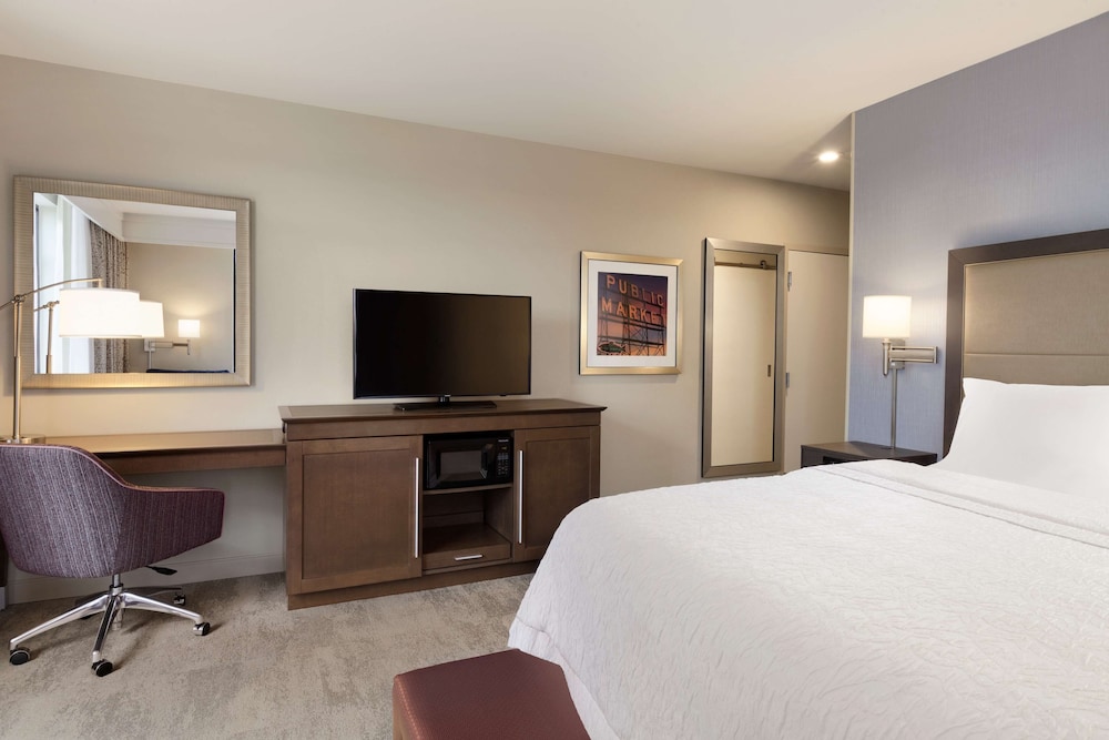 Hampton Inn & Suites Seattle Renton - photo 9
